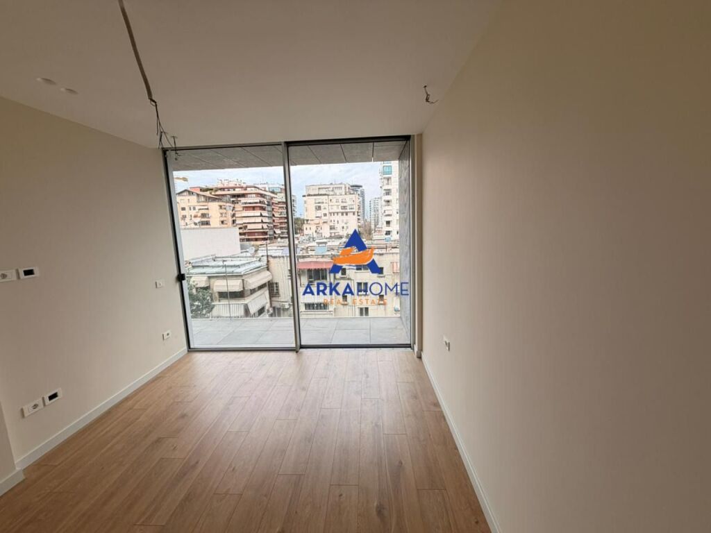 JEPET ME QERA APARTAMENT 3+1+2 BALLKONE PER BANIM/ZYRA "NE BLLOK" 4000 EURO (I DISKUTUSHEM)