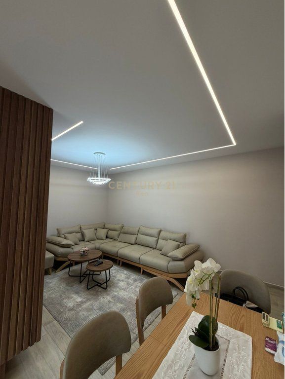 Appartamento 2+1 in affitto nel centro di Durazzo, vicino alla posta!