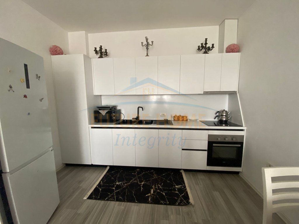 Qera, Apartament 1+1, Fresku, Tiranë.