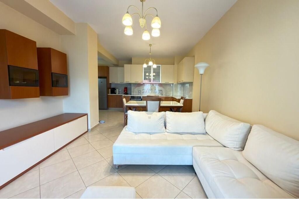 2+1 apartment for rent at Zogu i Zi