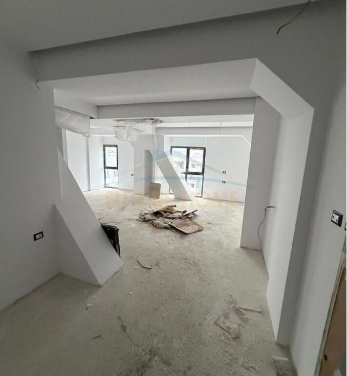 In vendita, Appartamento 1+1, Square 21, Tirana