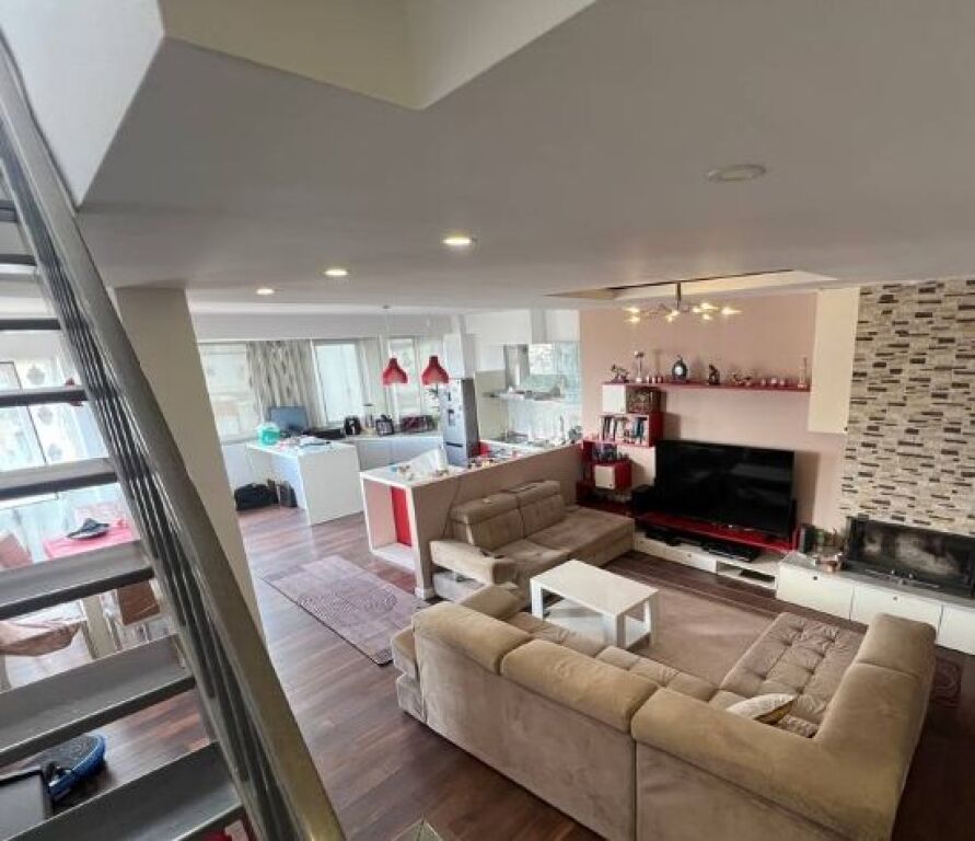 Shitet Apartament 2+1+2 – Pallat i Ri me Ashensor