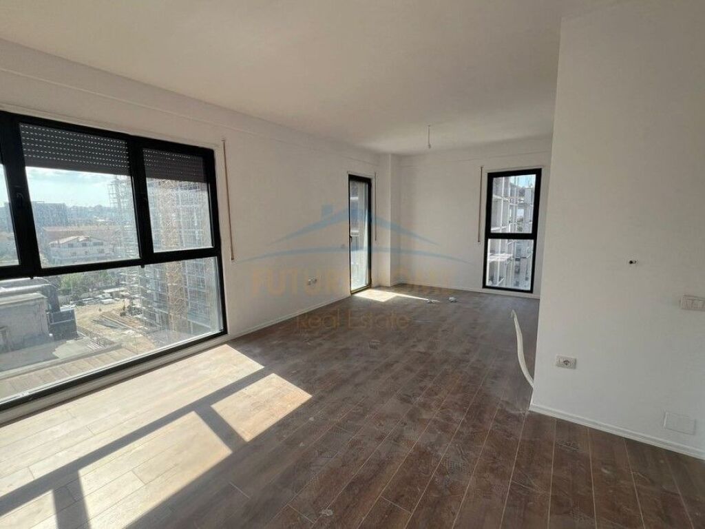 Shitet, Apartament 2+1+2+ Post Parkim, Rruga Sadik Petrela, Kompleksi ASL 2