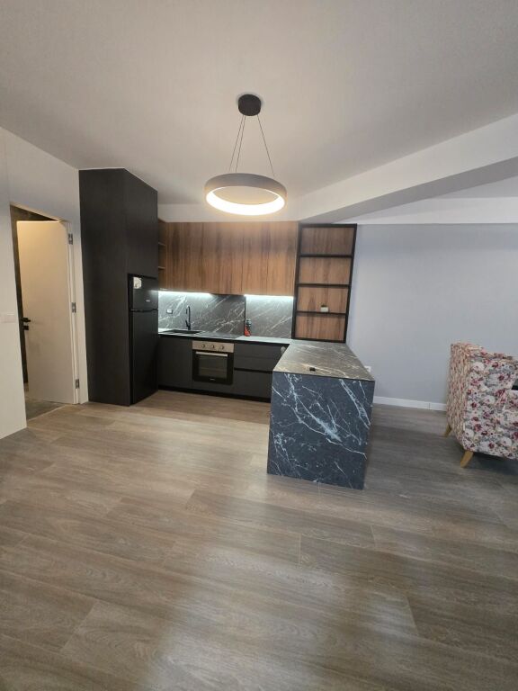 Astir, jepet me qira apartament 1+1! 450 Euro