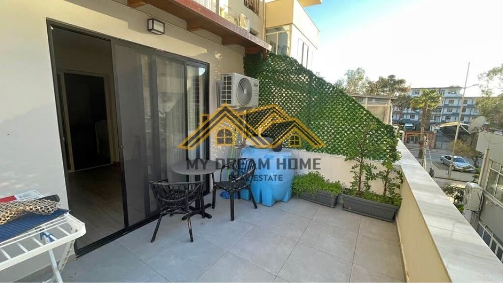 Monolocale In Affitto sulla Spiaggia di Durazzo!