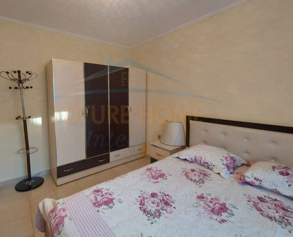 Shitet, Apartament 1+1, Ali Demi, Tiranë.