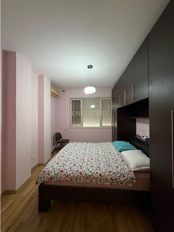 Appartamento 2+1 in affitto nel centro di Durazzo, vicino alla posta!