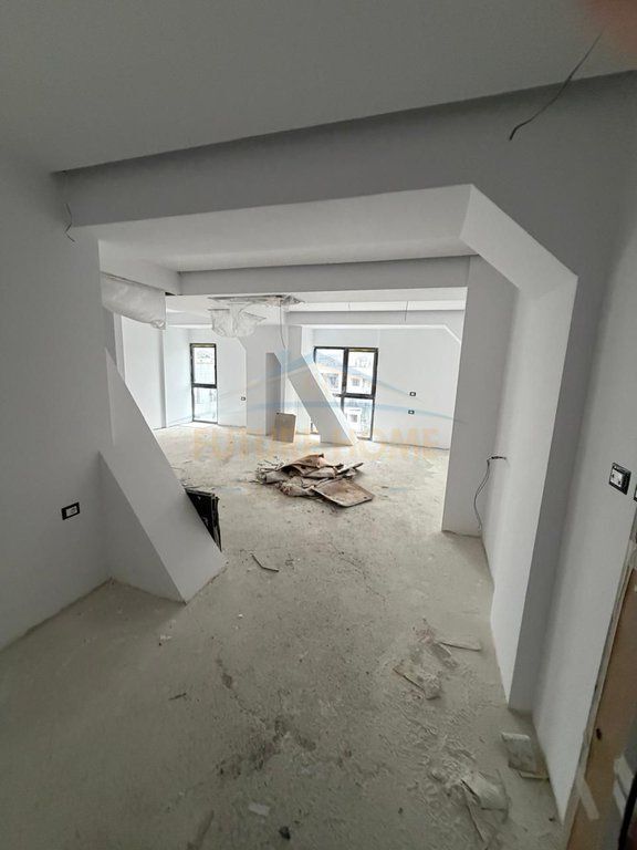 For sale, Apartment 1+1, Square 21, Tirana