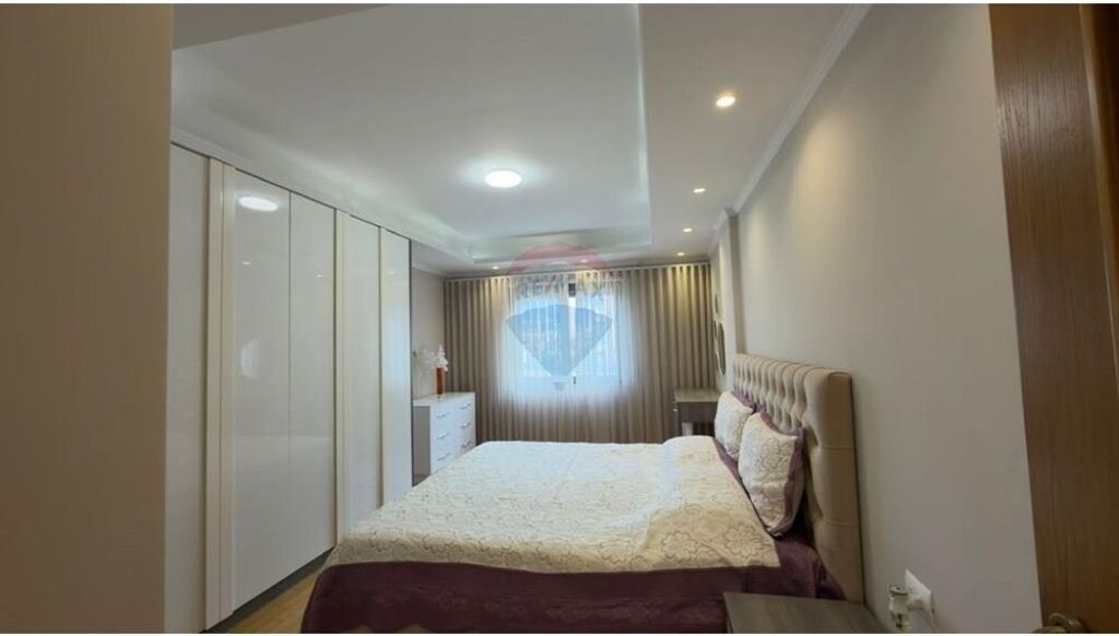 Apartament - Për Qira - Rruga Ismail Qemali, Tiranë