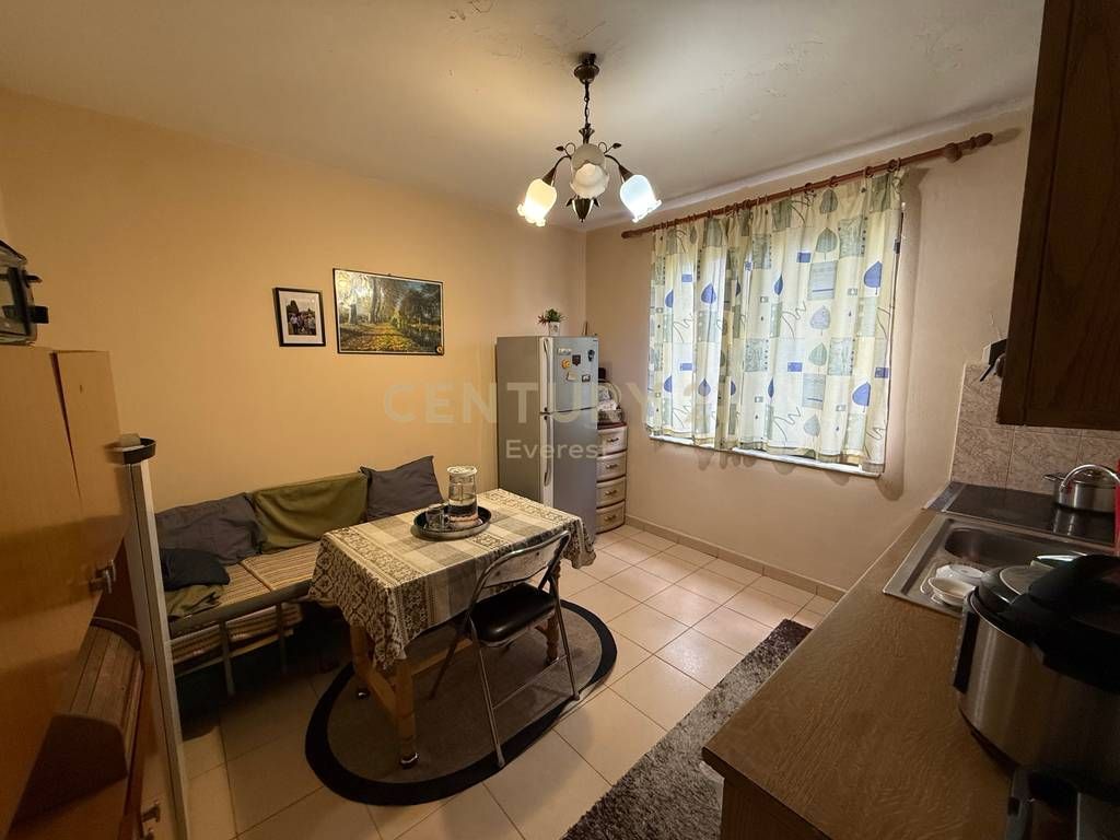 VASIL SHANTO, APARTAMENT 3+1 PËR SHITJE