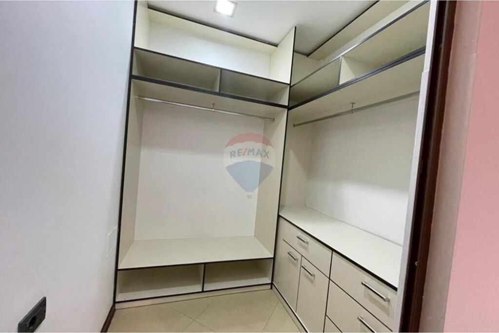 Apartament - Për Qira - Sheshi Willson, Tiranë