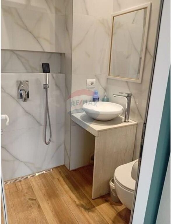 🏡 Apartament 1+1 + garsoniere për shitje – pranë Hotel Colosseo