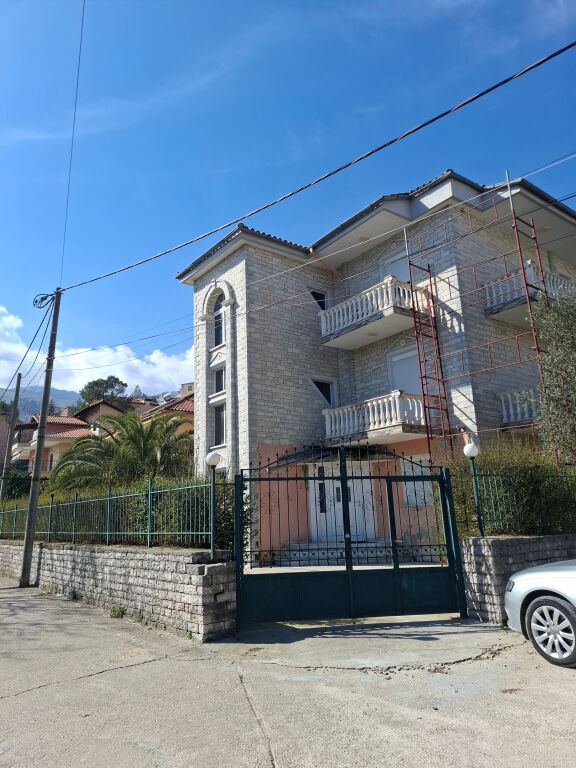 CLINICA PRIVATA IN VENDITA GJIROKASTER