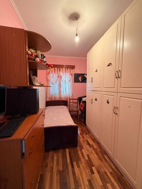 Villa su 3 Piani in Vendita – 2° Piano Abitabile, Strada Secondaria Spiaggia, Durrës