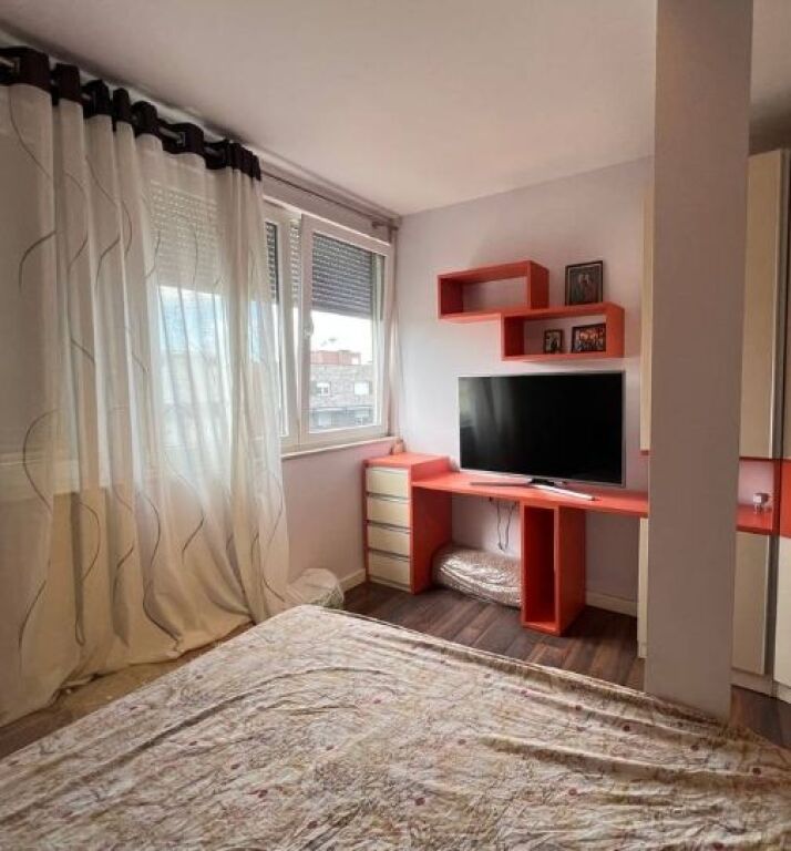 Shitet Apartament 2+1+2 – Pallat i Ri me Ashensor