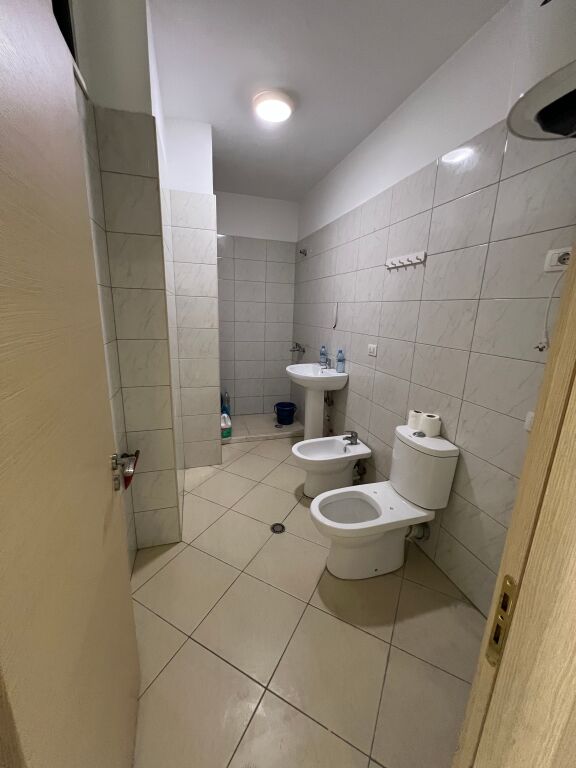 2+1+2 Rrethi i Astirit, Lokacion i Mire