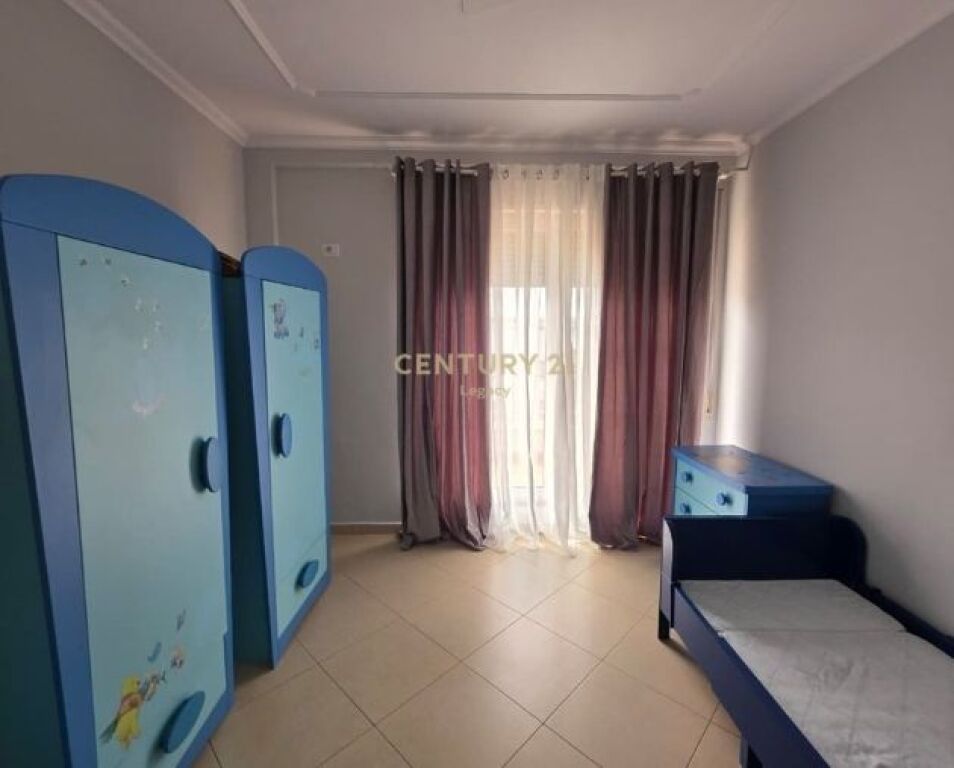 Shitet Apartament 2+1+depo