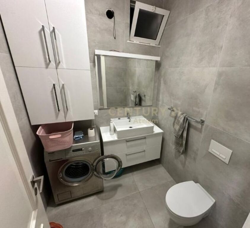 VENDESI APPARTAMENTO 2 + 1 + 2 CON VERANDA