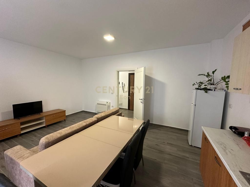 Appartamento 2+1+2 e posto auto in affitto a Vollga, Durrës!