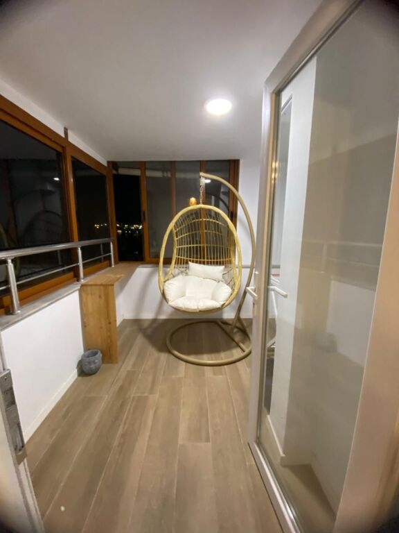 Appartamento 2+1 con 2 balconi in vendita in seconda fila sul mare