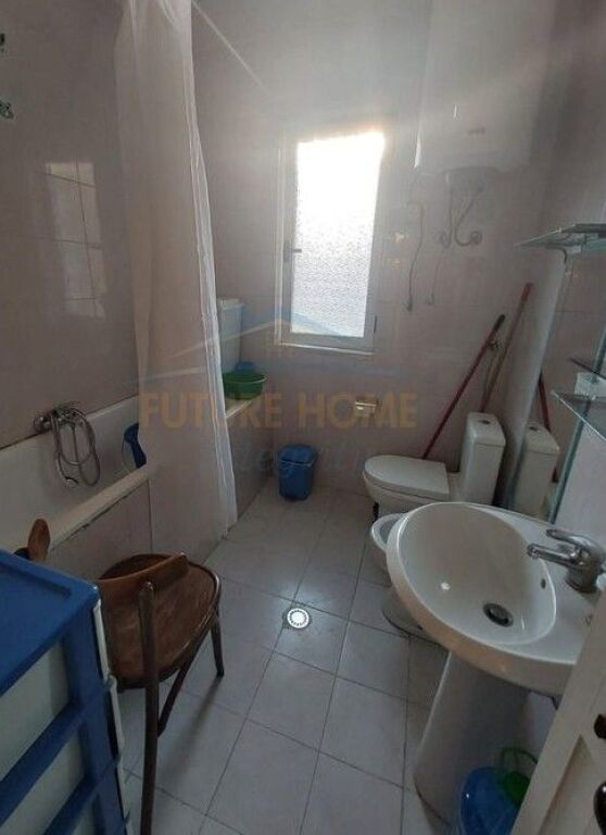 Shitet, Apartament 1+1, Ali Demi, Tiranë.