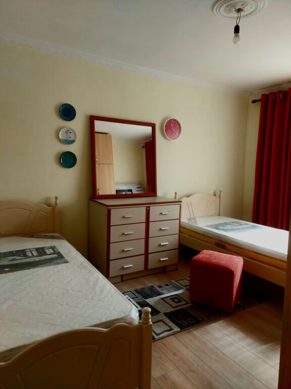 SHTEPI ME QERA 1+1 - RRUGA ALI DEMI,PERBALLE CREDINS BANK