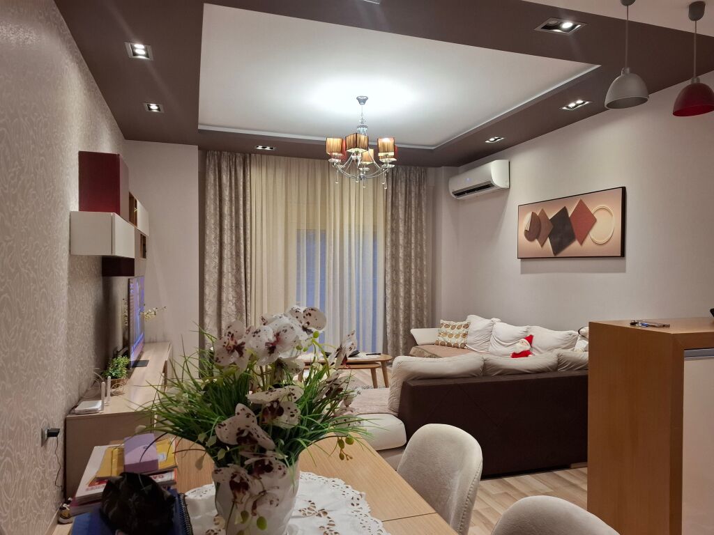 SHITET APARTAMENT 3+1 GJIROKASTER