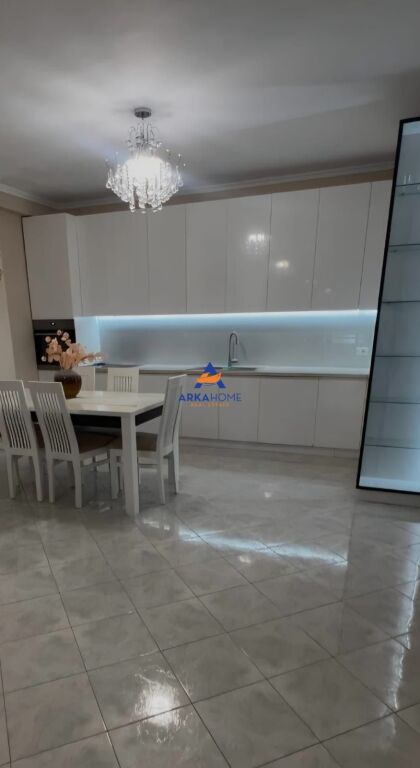 JEPET APARTAMENT ME QERA 2+1+BALLKON "MISTO MAME" 60.000 LEKE