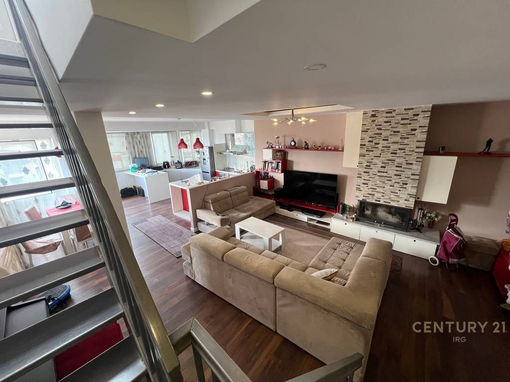 Shitet Apartament 2+1+2 te Selvia – Pallat i Ri me Ashensor