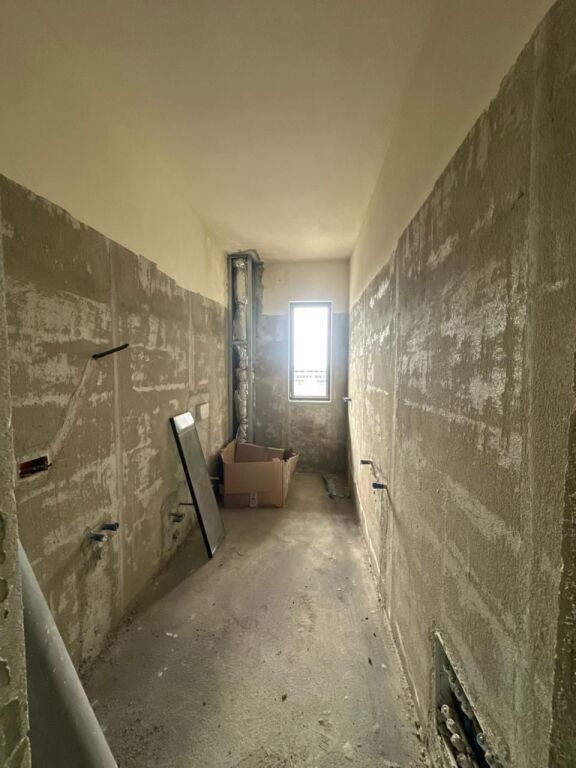 Shitet Apartament 2+1+2