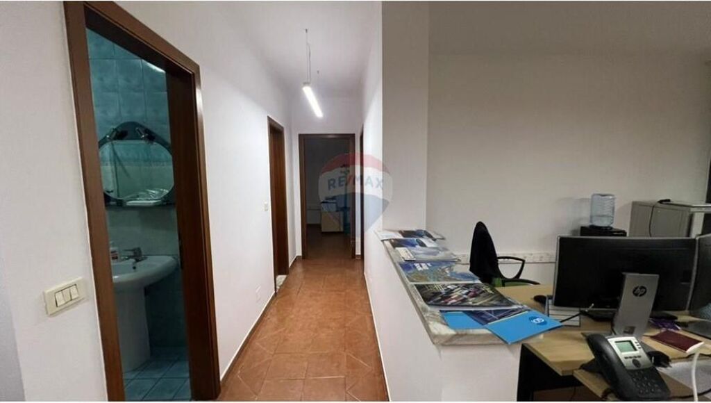 Apartment - For Rent - Willson Square, Tirana