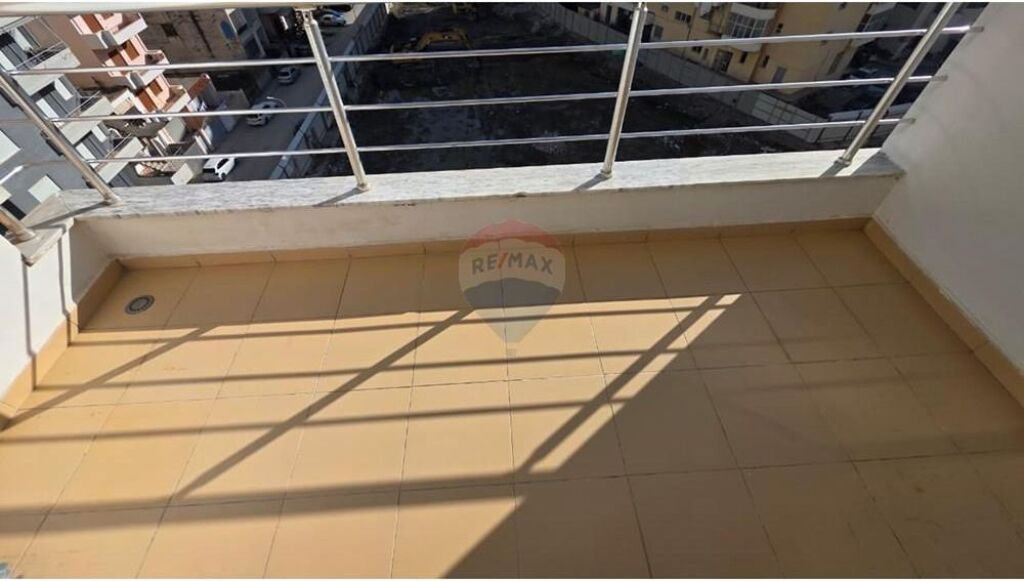 APARTAMENT 1+1 PËR SHITJE – LUNGOMARE, VLORË