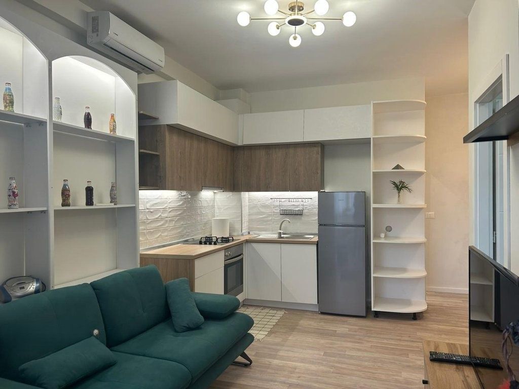 1+1 ME QERA TE KOMUNA E PARISIT.