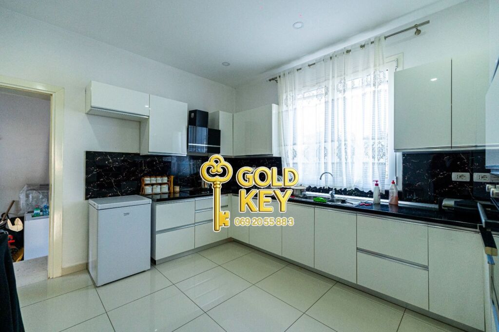 🏡 Villa di 1 piano in vendita a Xhafzotaj – Investimento ideale per una vita confortevole!