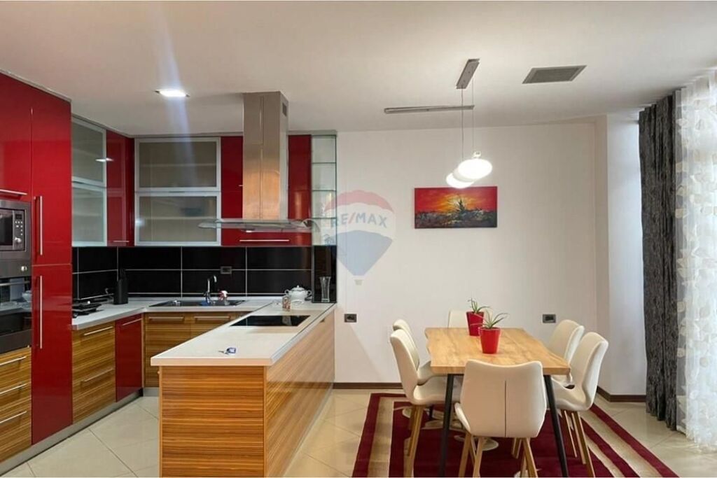 Apartament - Për Qira - Sheshi Willson, Tiranë
