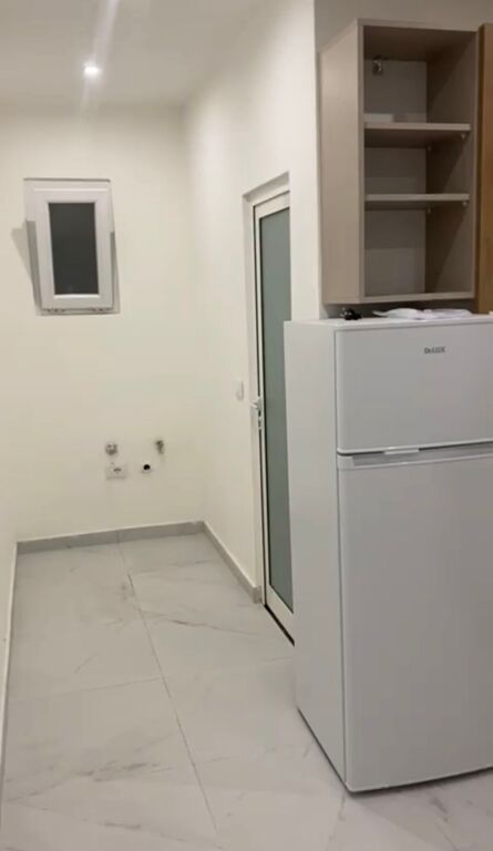 Ali demi ,apartament 1+1 me qera 42,000 leke  