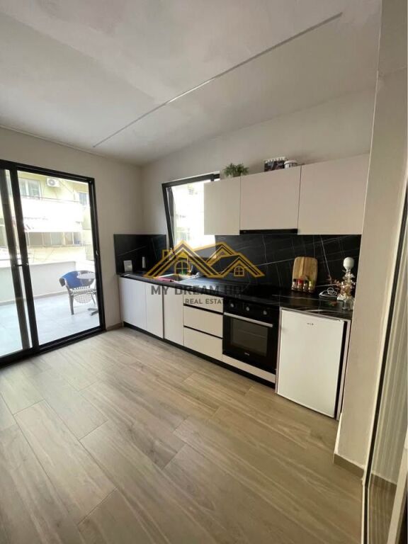 Monolocale In Affitto sulla Spiaggia di Durazzo!