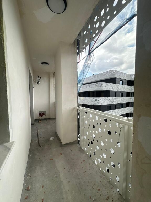 Shitet Apartament 2+1+2