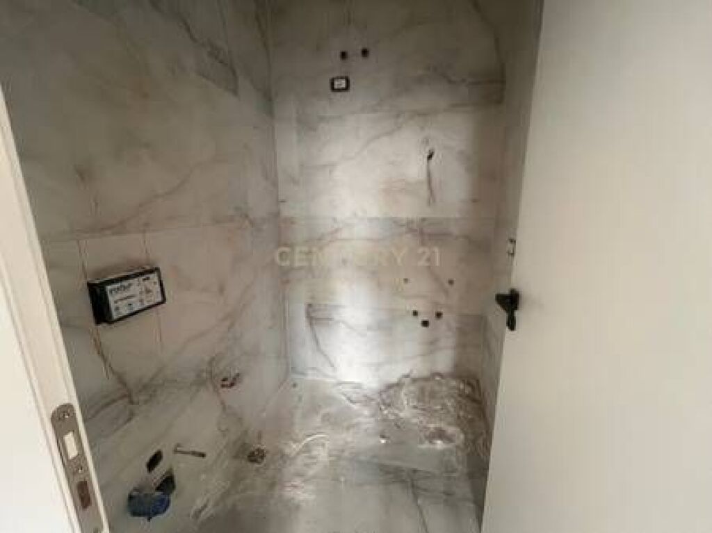 Premises for rent for Clinic, Golden Gate