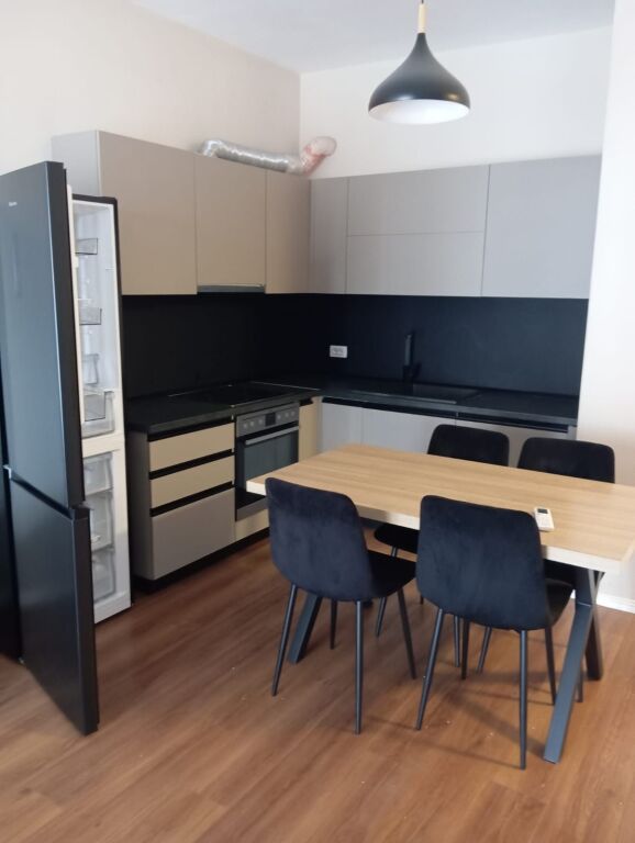 Qera, Apartament 2+1+2, Rruga 5 Maj, Tirane Empire66520