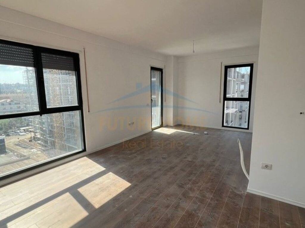 Shitet, Apartament 2+1+2+ Post Parkim, Rruga Sadik Petrela, Kompleksi ASL 2