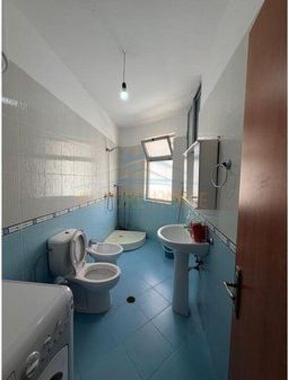 Shitet, Apartament 2+1, Fresk, Tirane.