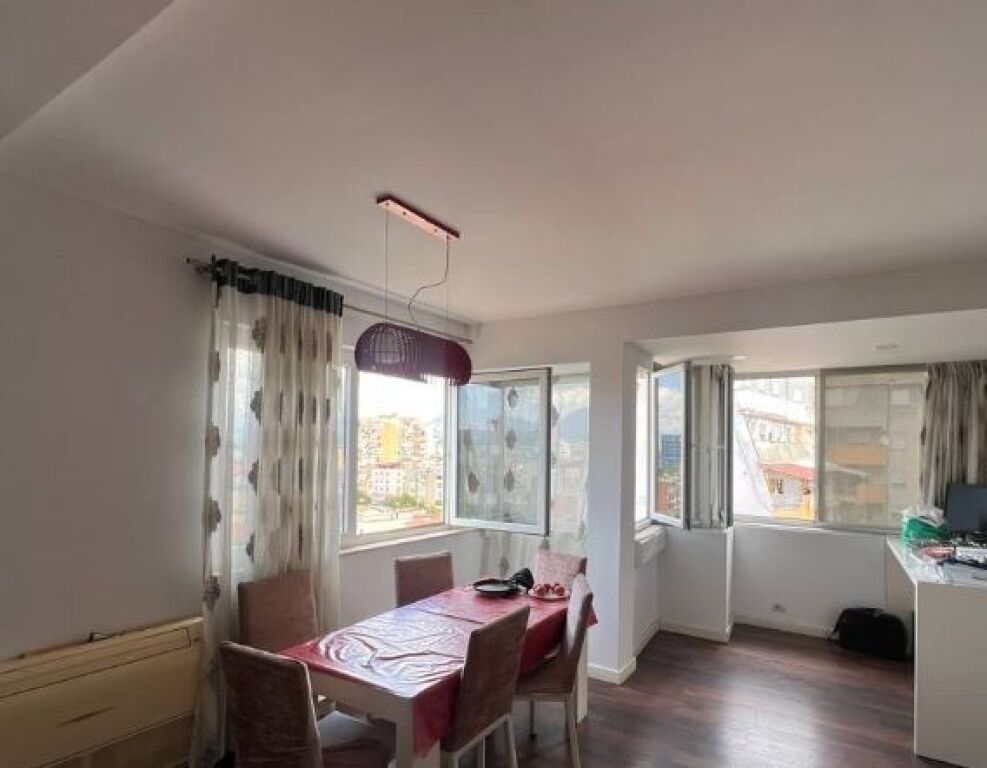 Shitet Apartament 2+1+2 – Pallat i Ri me Ashensor