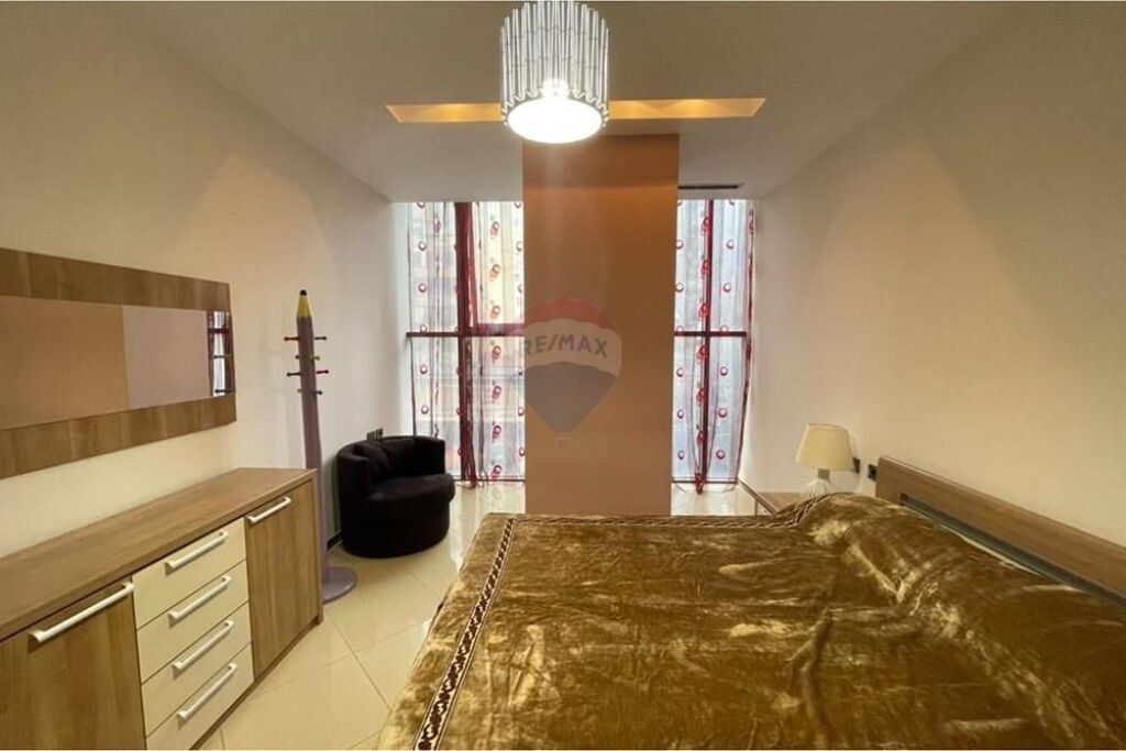 Apartament - Për Qira - Sheshi Willson, Tiranë