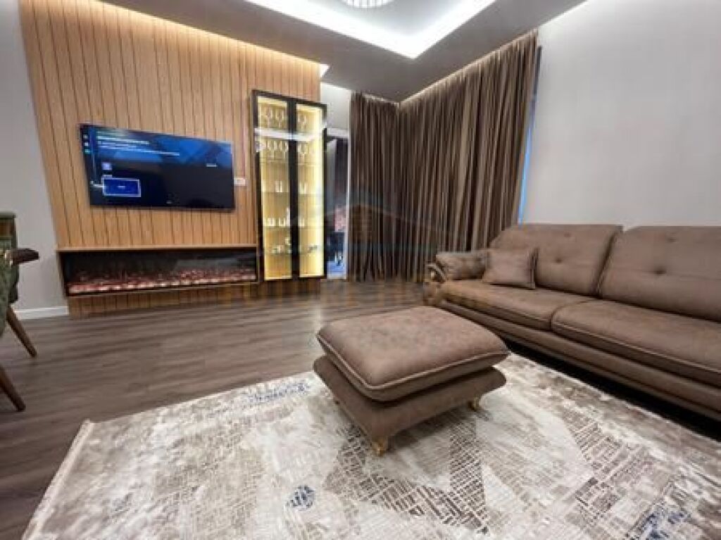 In vendita, Appartamento 2+1+2+Posto Auto, Ali Demi, Tirana.