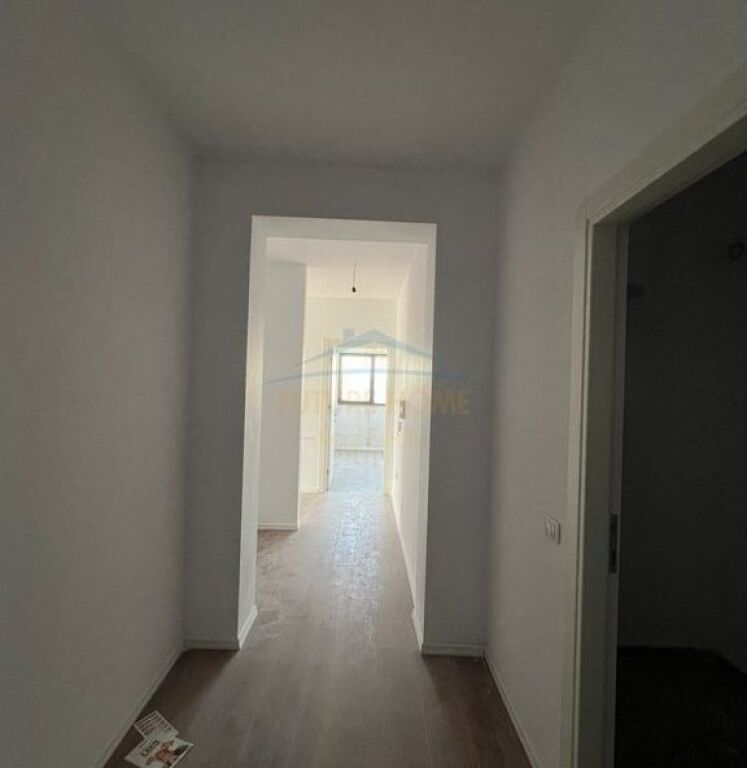 Shitet, Apartament 2+1+2+ Post Parkim, Rruga Sadik Petrela, Kompleksi ASL 2
