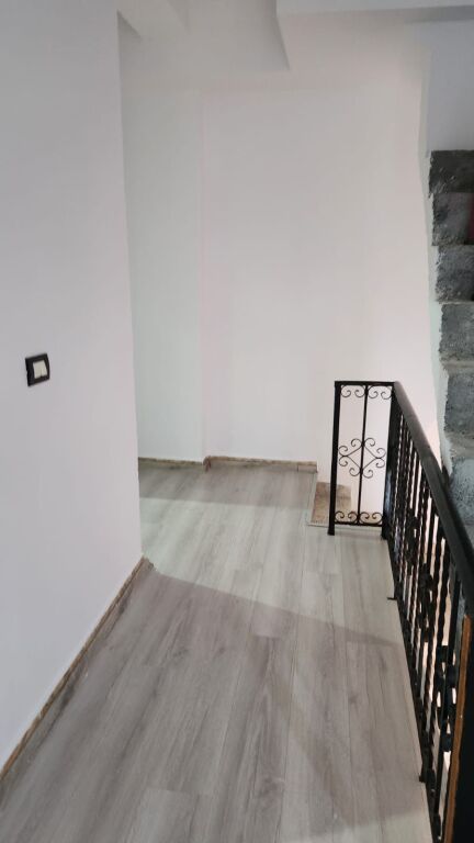 Appartamento duplex in affitto ad Ali Dem vicino a Kushtrimi i Lirise