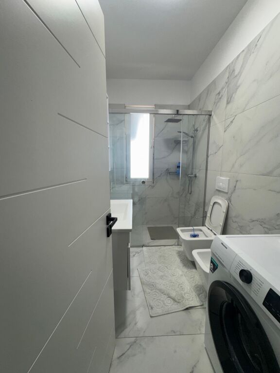 Shitet apartament 3+1+2+2 poste parkimi, selite kompleksi 3D ndahet ne 2 1+1