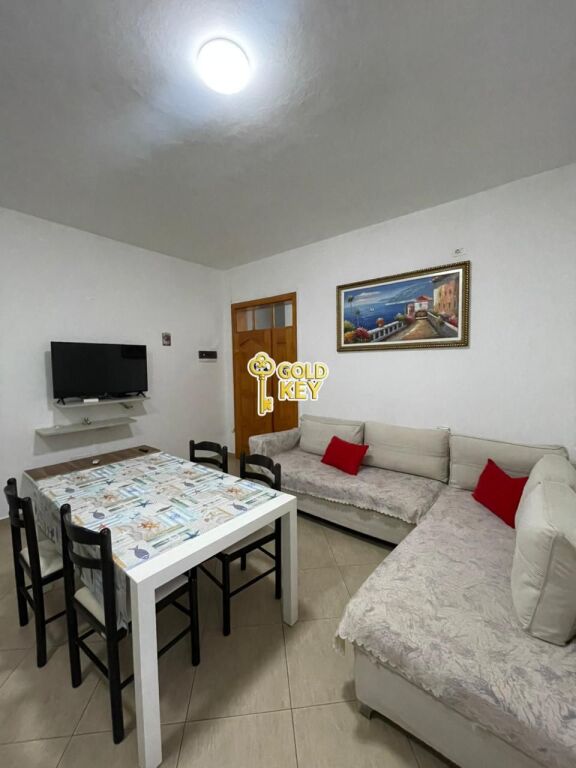 🏡 APARTAMENT ME QERA 2+1 + 2 BANJO – Pranë Vivas Hotel, Plazh Durrës