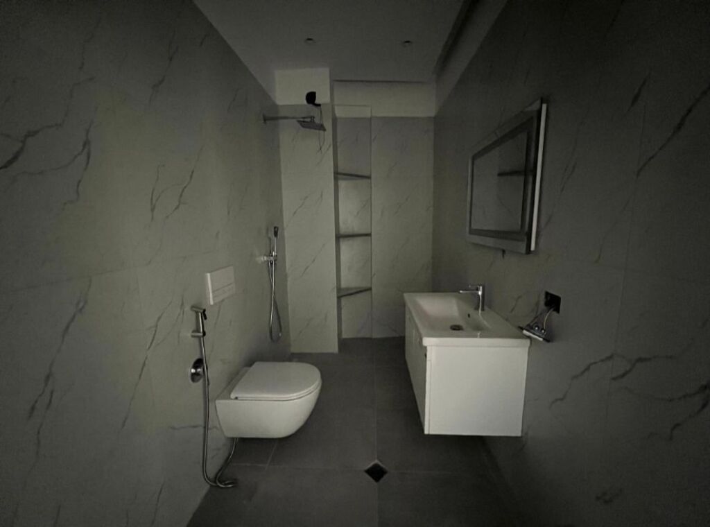 SHITET APARTAMENT 1+1 – RRUGA “5 MAJI”, PRANË QENDRËS KOMERCIAL CONCORD